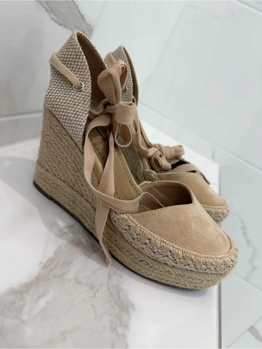 Source Unknown Taupe Espadrille Wedge Sandals with Ankle Tie EU Size 40